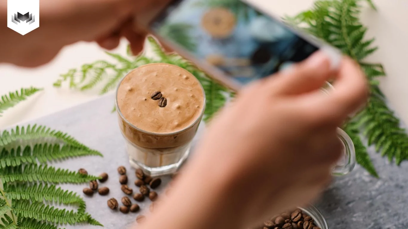 Bối Cảnh Starbucks - Công Ty Công Nghệ Đi Bán Cà Phê